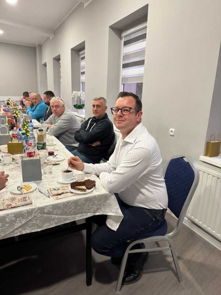 Świąteczne Spotkanie Pszczelarzy Branice: Podsumowanie Roku 3 WhatsApp Image 2025 12 14 at 17.56.21 1 1